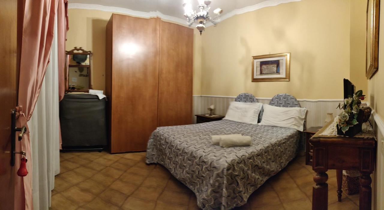 فندق Hillary House فيوميتشينو المظهر الخارجي الصورة